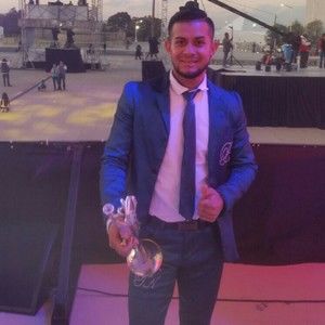 Meet your Posher, Gloria